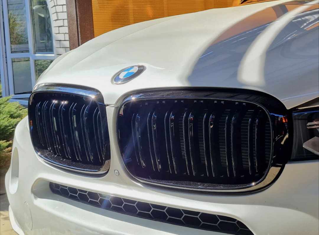 Glossy Black Double-slat Front Grilles M-look for BMW X5 F15 (2014 to 2018) BMW Euro Premium Parts