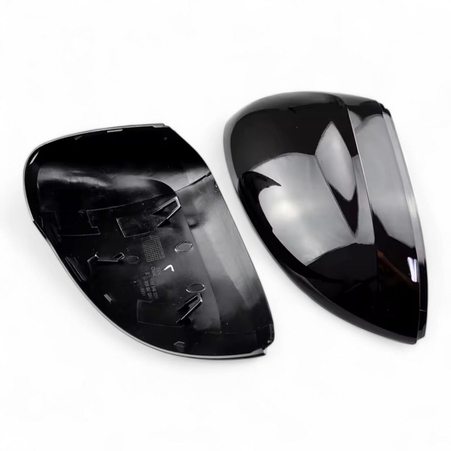 Volkswagen Passat B8 glossy black mirror caps (MY 2015-2020)