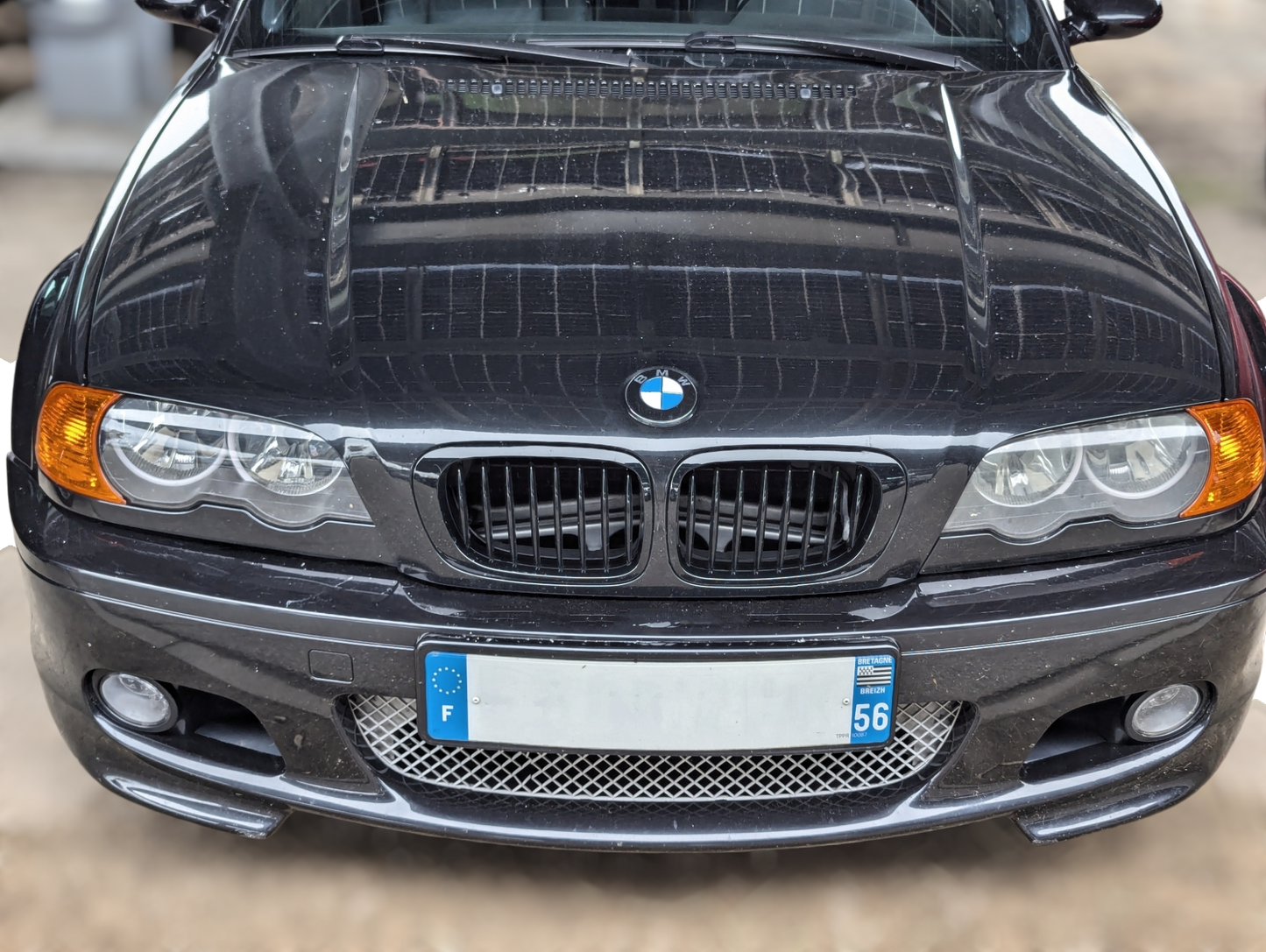 Black Front Kidney Grilles for BMW 3 Series and M3 E46 (1997 to 2005)