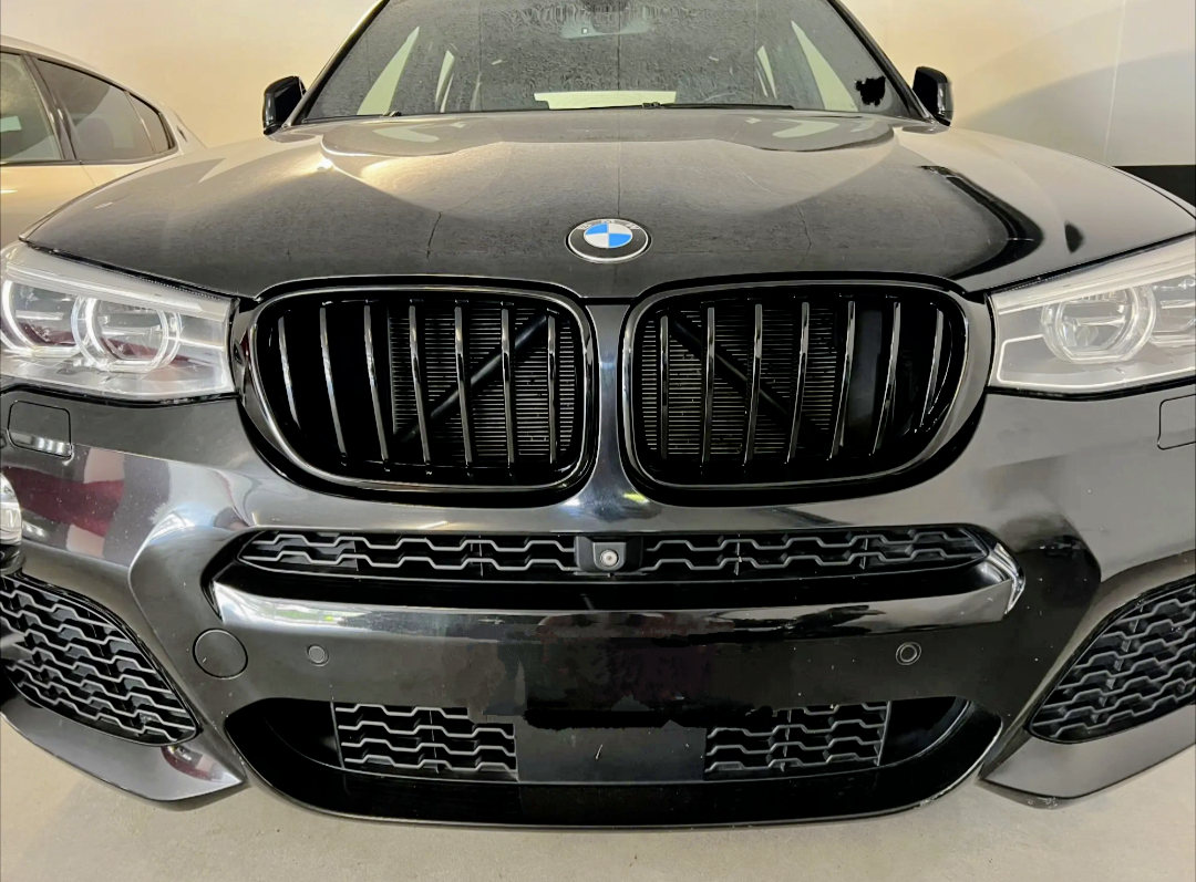 BMW X4 F26 black front grilles M-look (2014 to 2018)