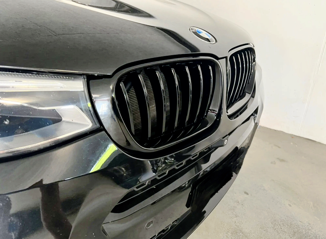 BMW X4 F26 black front grilles M-look (2014 to 2018)